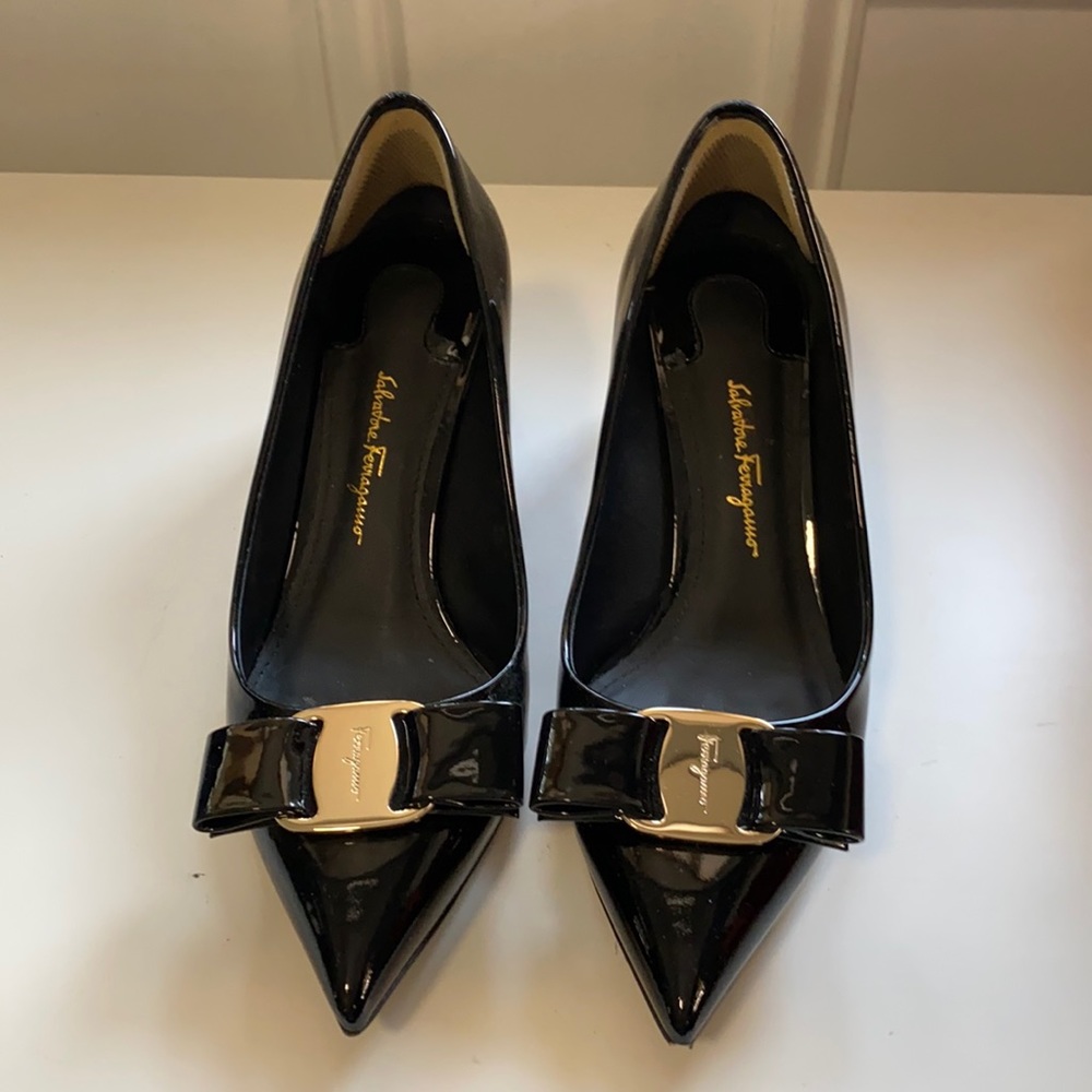 **SOLD***Salvatore Ferragamo Alice 55 patent leather pumps